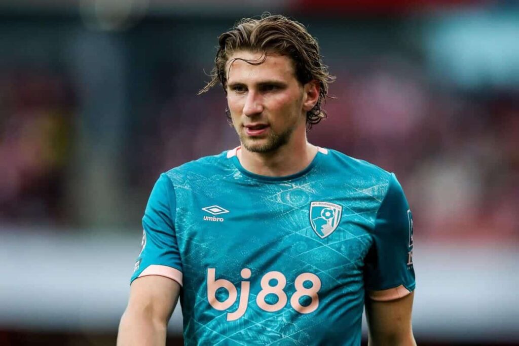 PSG set to confirm £57.1m Bournemouth defender completes medical