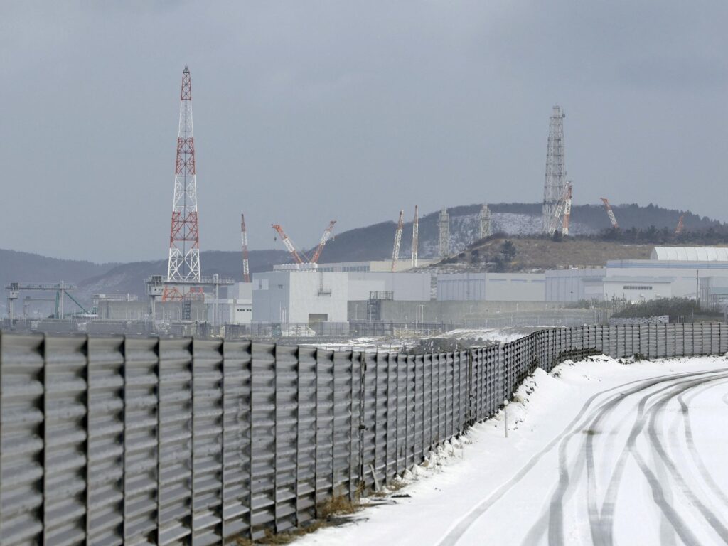 Japan shuts reactor at world’s biggest nuclear plant a day after restart | Nuclear Energy News