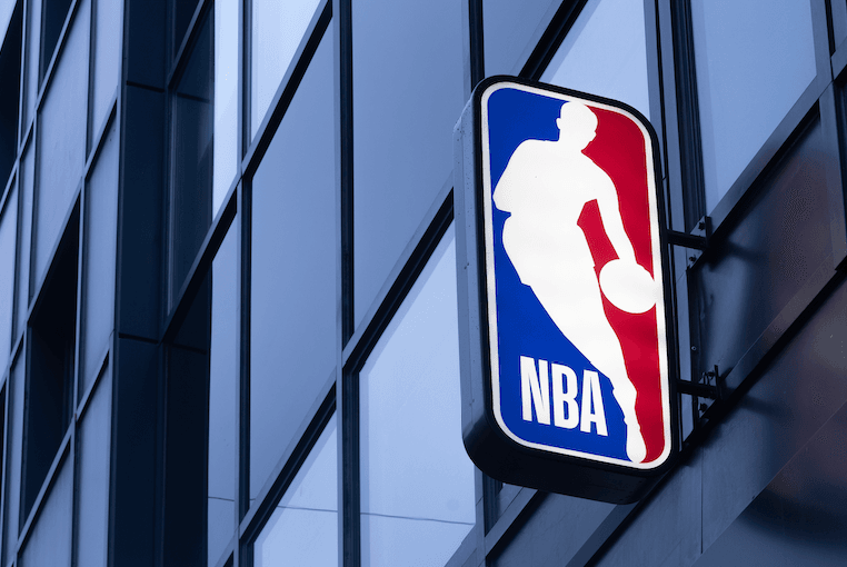 Dallas Mavericks trade 10-time All-Star Anthony Davis to Washington Wizards